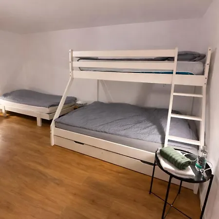 And Spacious Living In Appartement Laichingen